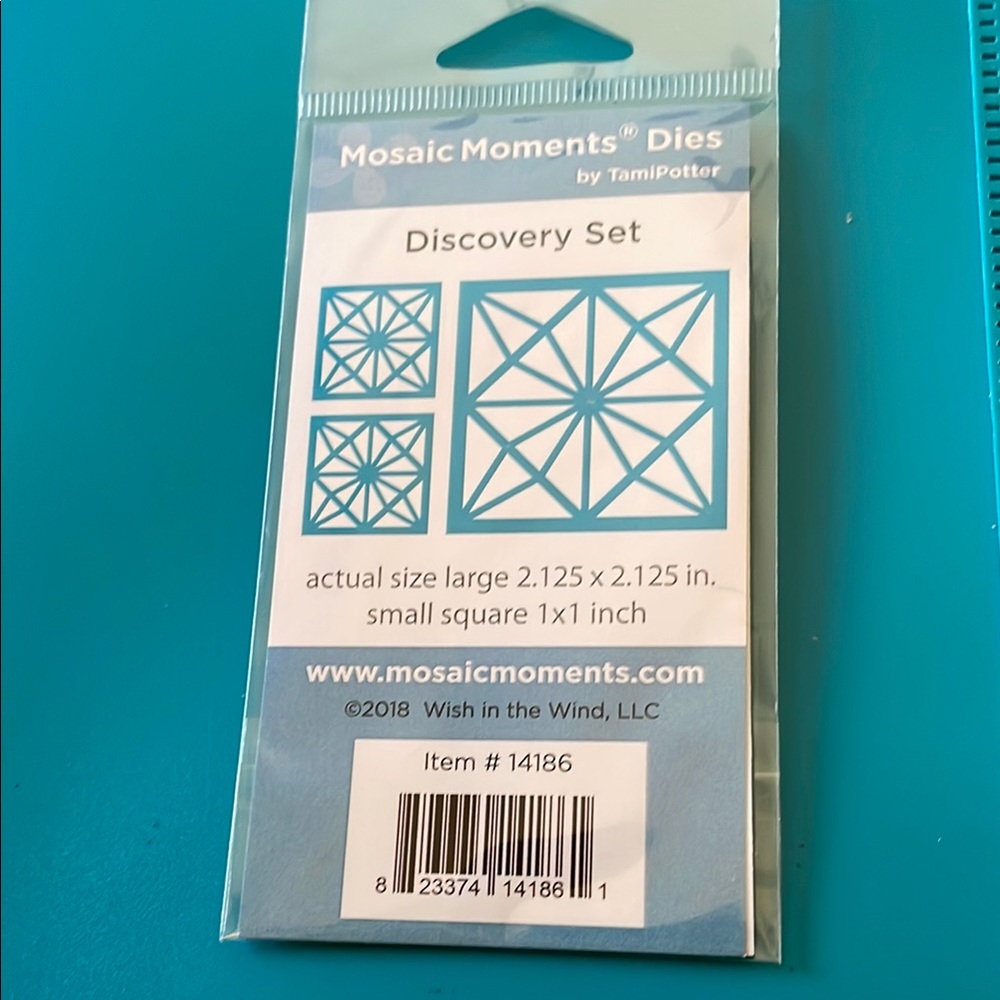 Mosaic Moments Discovery Set Dies